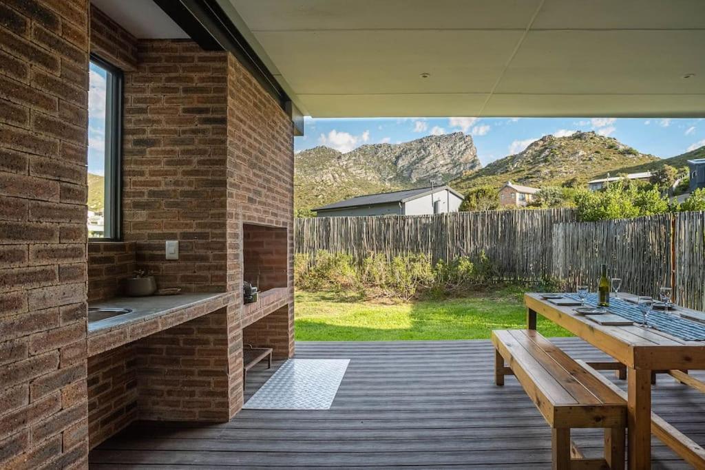 Apartment Getaway - 2 Bedroom Garden